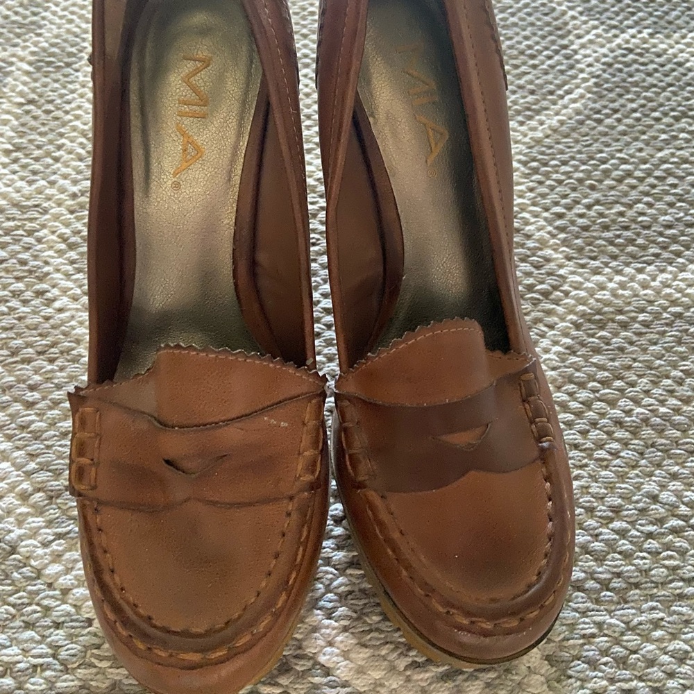 MIA Kayte brown leather lug sole loader style wooden platform heels